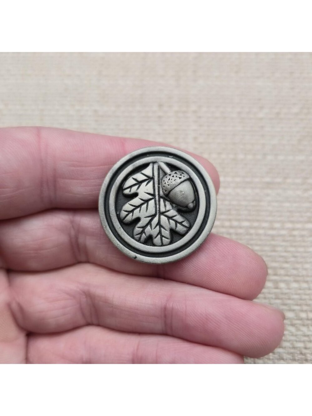 Vintage Betsy Fields Design Pewter Oak Leaf Acorn Round Lapel Pin A8563
